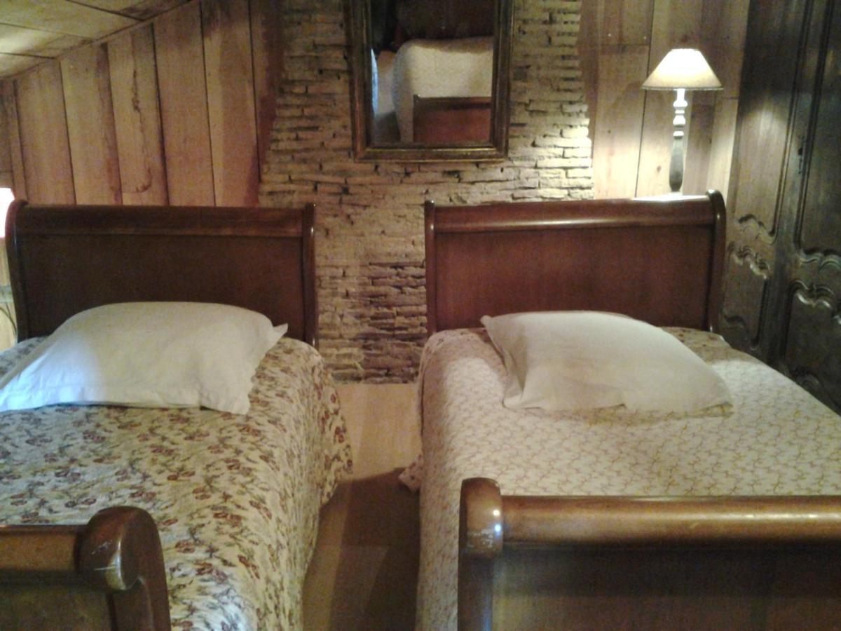 Les Hotes Des Guillemets Laglorieuse Exterior foto